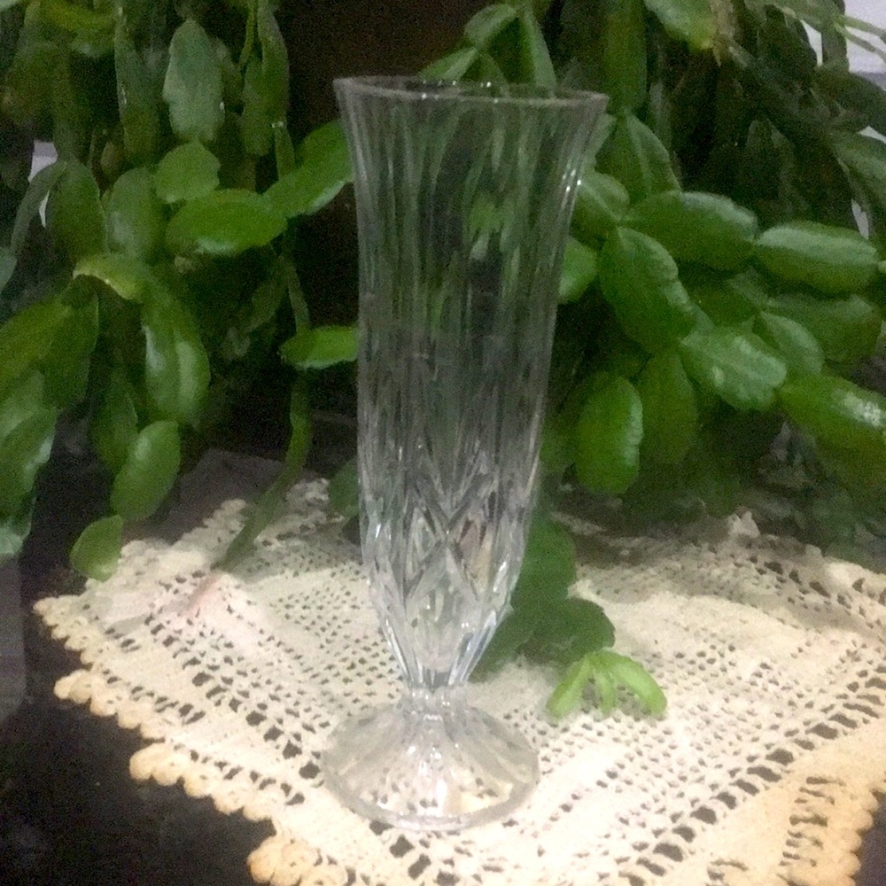 Vase - Picture 3 of 9